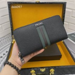 프라다 666097 19X10X2.5cm