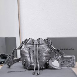발렌시아가 15x20x18cm